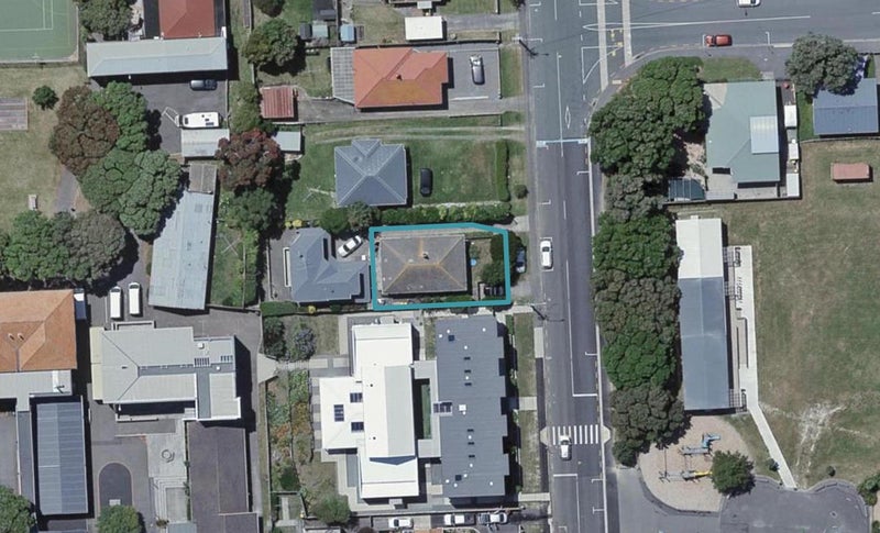 60 Strathmore Avenue, Strathmore Park, Wellington - Carousel 1