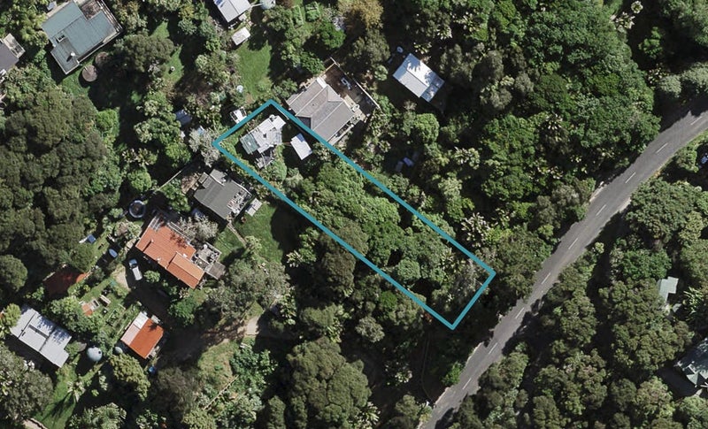 11 Te Toki Road, Ostend, Waiheke Island - Carousel 1