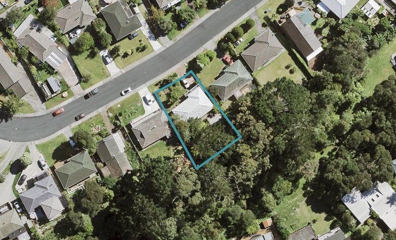 26 Staincross Street, Green Bay, Auckland - Carousel 1
