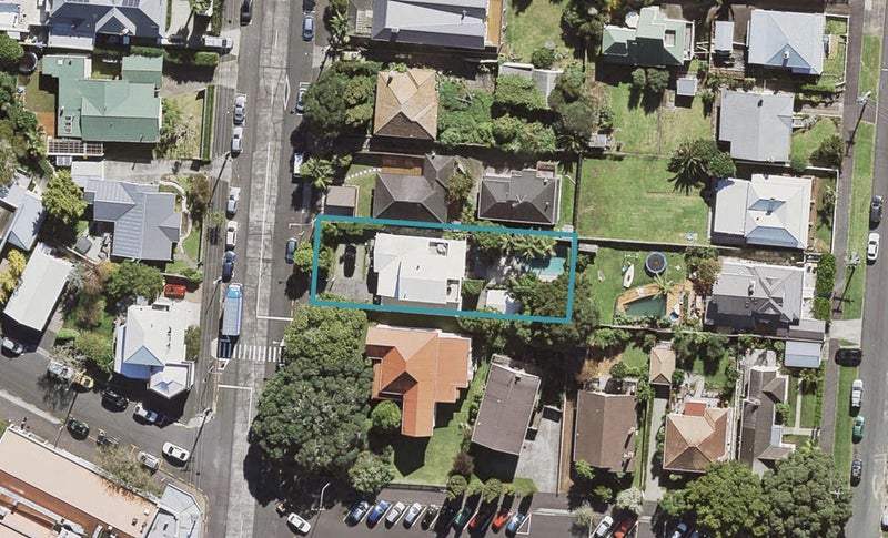 121 Queen Street, Northcote Point, Auckland - Carousel 1