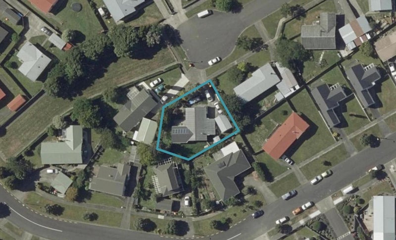 15 Ashton Place, Highbury, Palmerston North - Carousel 1
