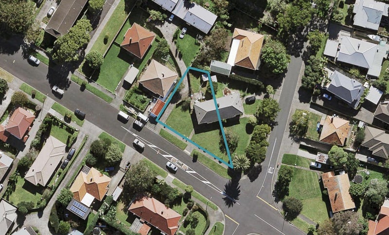 71 Lambeth Road, Sandringham, Auckland - Carousel 1