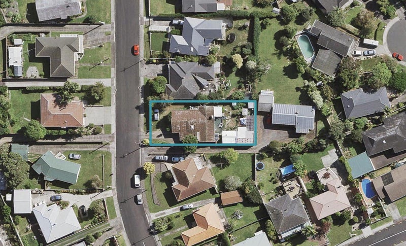 42 Lynmore Drive, Hillpark, Auckland - Carousel 1
