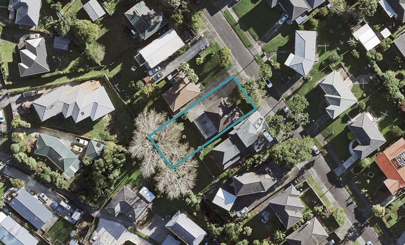 9 Hillview Avenue, New Windsor, Auckland - Carousel 1