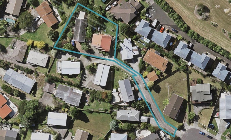 2/86 Totaravale Drive, Totara Vale, Auckland - Carousel 1