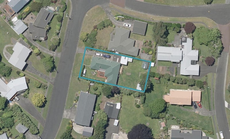 6 Eaton Crescent, Otamatea, Whanganui - Carousel 1