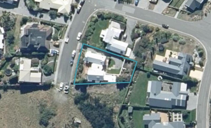 26 Balmoral Drive, Kelvin Heights, Queenstown - Carousel 1