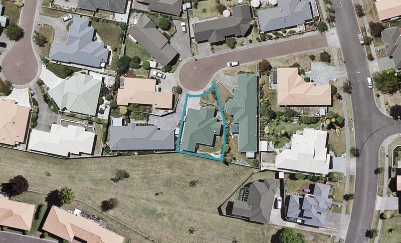 3A Palace Court, Taradale, Napier - Carousel 1