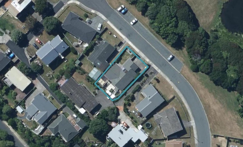 15 Cassley Crescent, Papakowhai, Porirua - Carousel 1