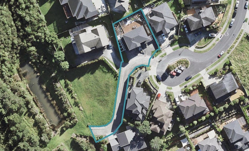 33 Namsan Close, Fairview Heights, Auckland - Carousel 1
