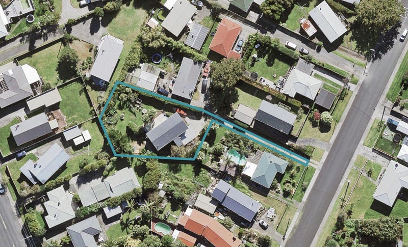 12A Tramway Road, Beach Haven, Auckland - Carousel 1