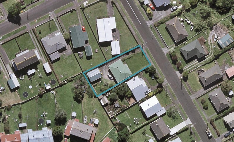 47 Banks Street, Marfell, New Plymouth - Carousel 1