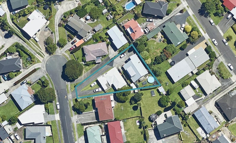 21 Warwick Place, Brookfield, Tauranga - Carousel 1