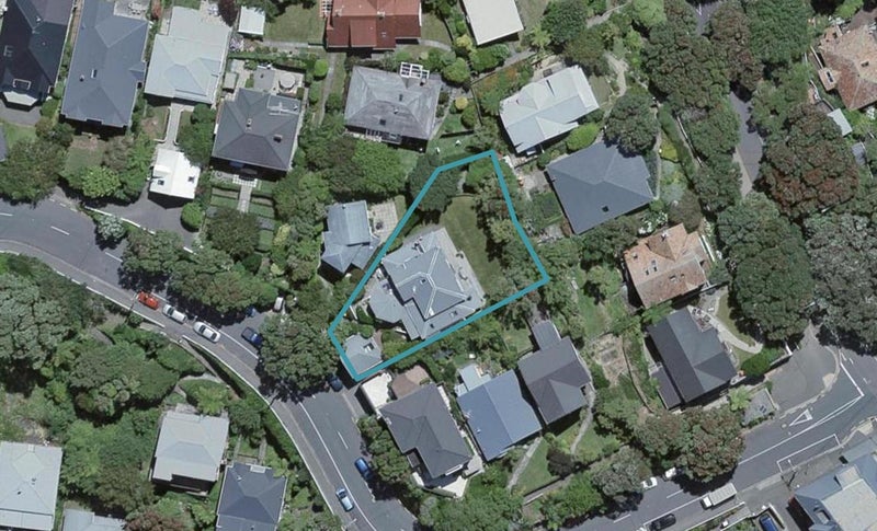 12 Plunket Street, Kelburn, Wellington - Carousel 1
