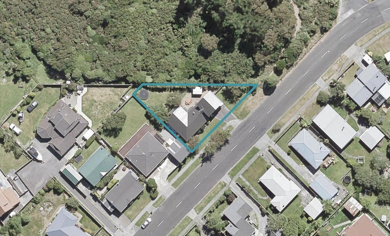 319 Maungaraki Road, Maungaraki, Lower Hutt - Carousel 1