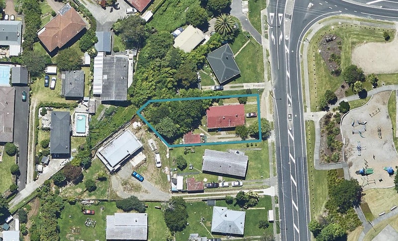 5 Waitaha Road, Welcome Bay, Tauranga - Carousel 1