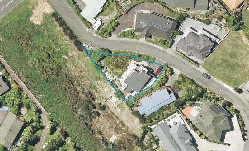 6 Moana Heights, Waikawa, Picton - Carousel 1