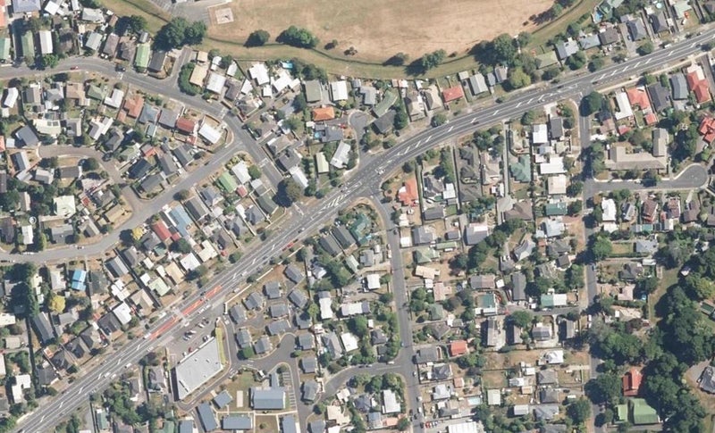 1114 Fergusson Drive, Clouston Park, Upper Hutt - Carousel 1