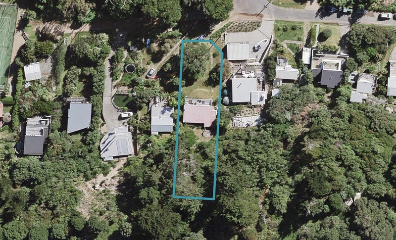 19 Le Roy Road, Onetangi, Waiheke Island - Carousel 1