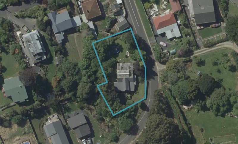 10 Clearwater Street, Broad Bay, Dunedin - Carousel 1