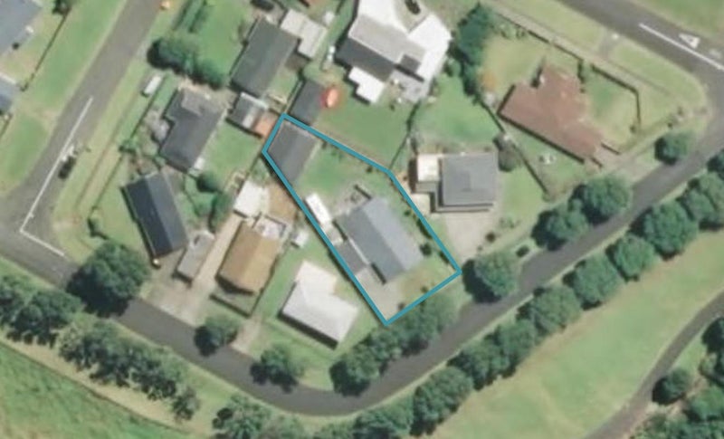 30 Bowen Crescent, Opunake - Carousel 1