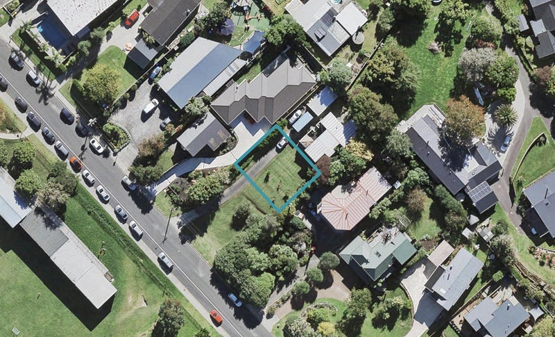 14B Isobel Road, Greenhithe, Auckland - Carousel 1