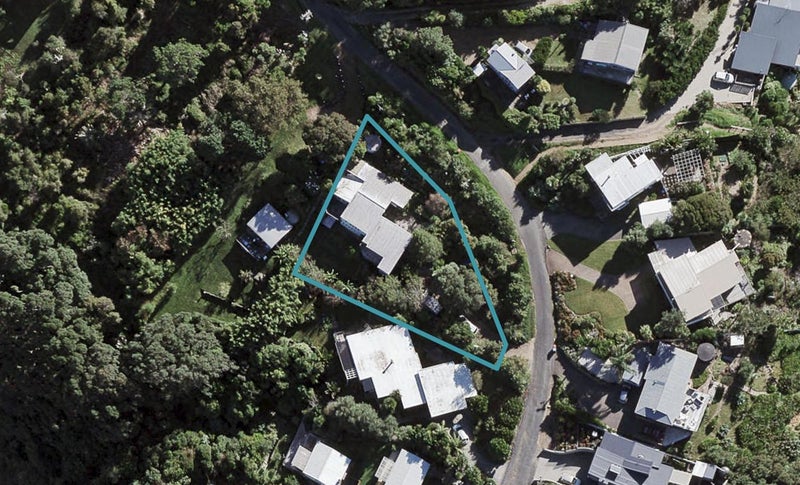 66 Burrell Road, Oneroa, Waiheke Island - Carousel 1