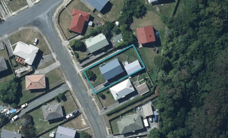 7 Passive Grove, Ascot Park, Porirua - Carousel 1