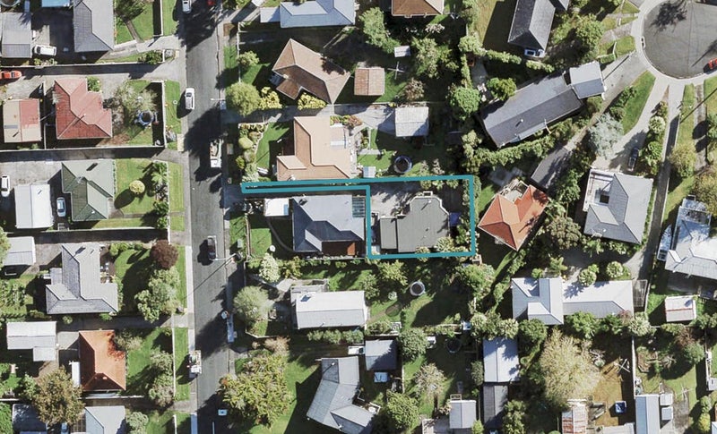 7A Gill Avenue, Te Atatu Peninsula, Auckland - Carousel 1
