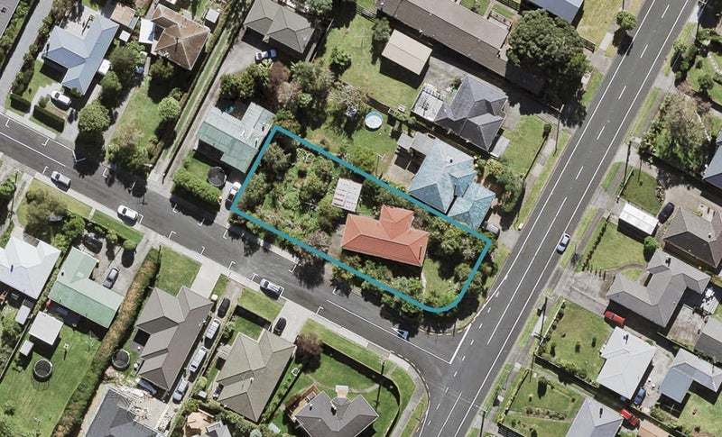 43 Matipo Road, Te Atatu Peninsula, Auckland - Carousel 1