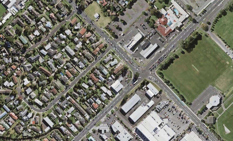 2/6 Sunnybrae Road, Hillcrest, Auckland - Carousel 1