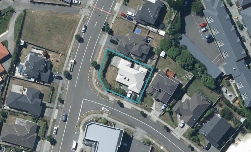 1 Te Puia Drive, Aotea, Porirua - Carousel 1