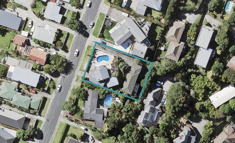 2/140 Arran Road, Browns Bay, Auckland - Carousel 1