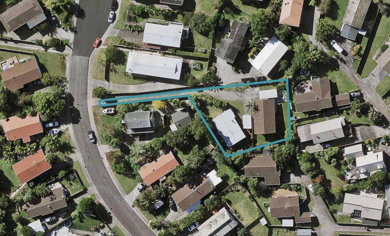2/13 Thalia Place, Totara Vale, Auckland - Carousel 1