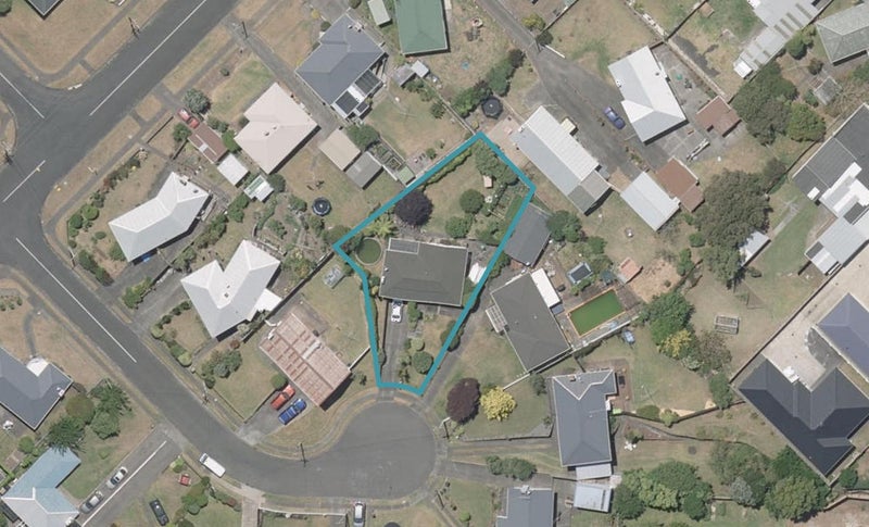 7 Balmoral Crescent, Springvale, Whanganui - Carousel 1