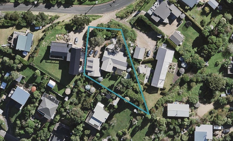 6 Pacific Parade, Surfdale, Waiheke Island - Carousel 1