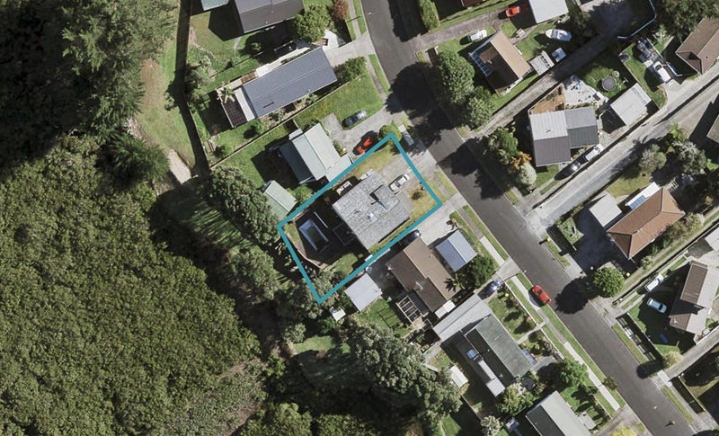 16 Seaward Place, Wattle Downs, Auckland - Carousel 1