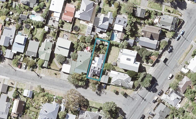 4 Kauri Street, Eastbourne, Lower Hutt - Carousel 1