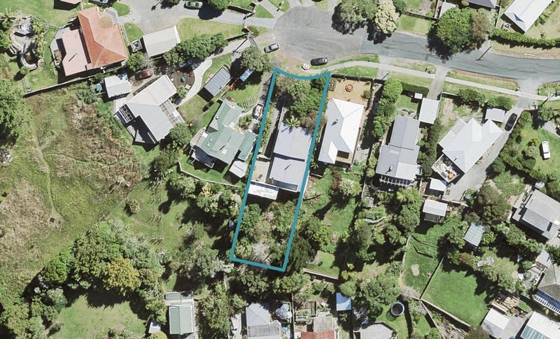 11 Burnham Road, Waitakere, Auckland - Carousel 1