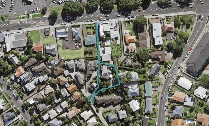 10A Warren Avenue, Three Kings, Auckland - Carousel 1