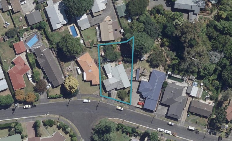 11 Eton Drive, Hillcrest, Hamilton - Carousel 1