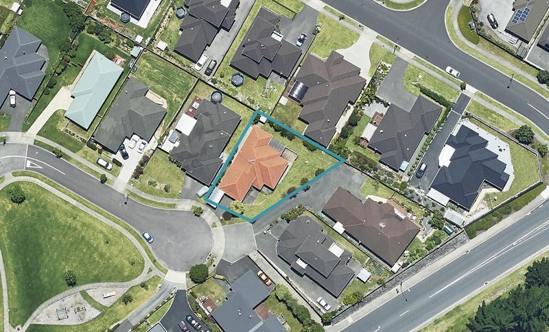 11 Formosa Place, Pyes Pa, Tauranga - Carousel 1