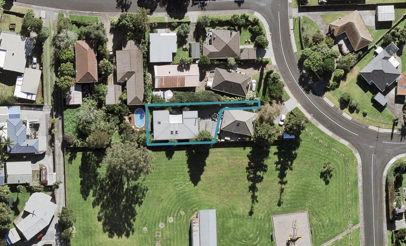 28A Durham Street, Te Atatu Peninsula, Auckland - Carousel 1