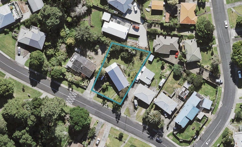 21 Glendene Avenue, Glendene, Auckland - Carousel 1