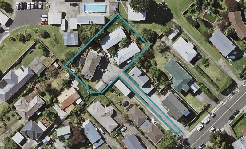 3/212 Sunnynook Road, Tōtara Vale, Auckland - Carousel 1