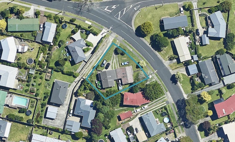 8B Carlton Street, Bellevue, Tauranga - Carousel 1