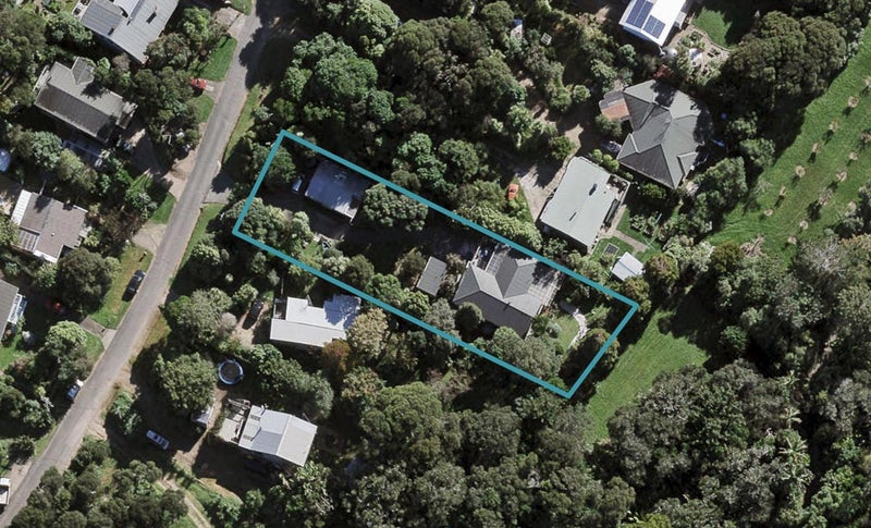 55 Whakarite Road, Ostend, Waiheke Island - Carousel 1