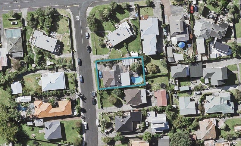 1 Achilles Crescent, Narrow Neck, Auckland - Carousel 1