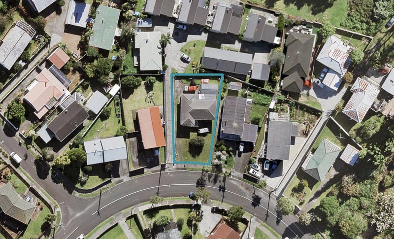 77 Holly Street, Avondale, Auckland - Carousel 1