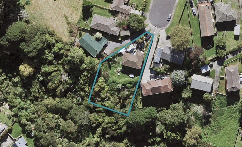 23 Yule Place, Massey, Auckland - Carousel 1